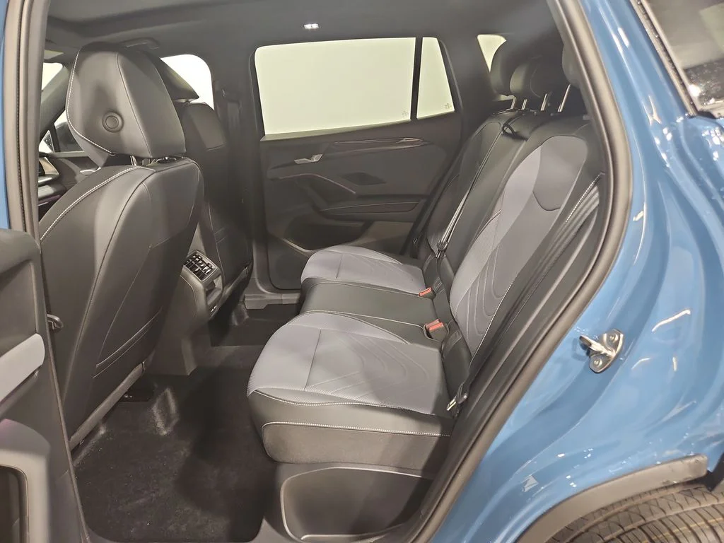 New 2026 Blue Volkswagen 2.0T SE R-Line Black image 23