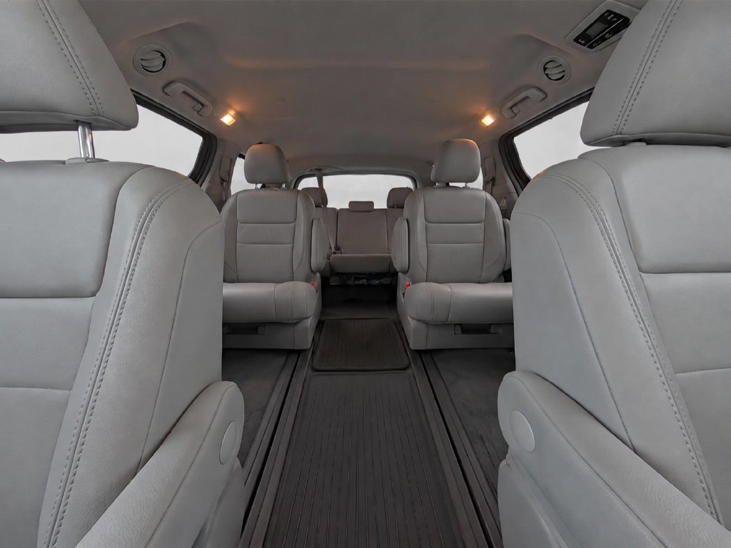 Used 2018 Black Toyota XLE image 18
