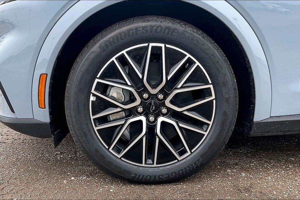 New 2026 Glacier Gray Metallic Tri-coat Ford Premium image 10