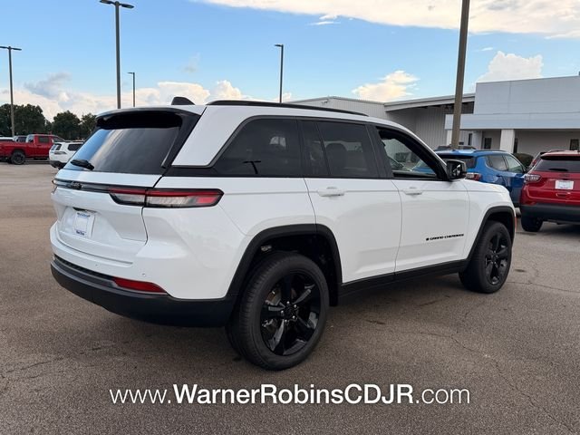 New 2026 Bright White Clear-Coat Exterior Paint Jeep Limited image 14