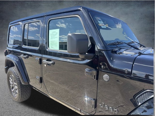 Used 2025 Black Jeep Sahara image 23