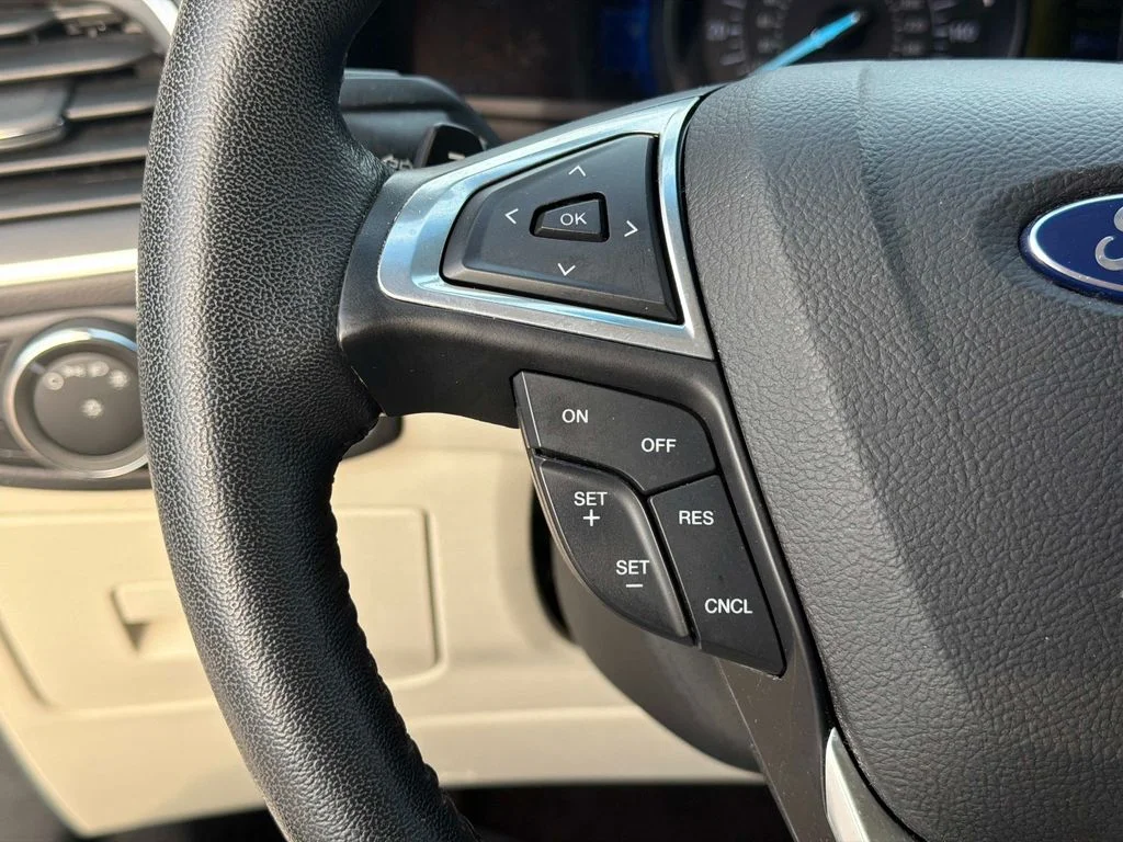 Used 2016 White Ford Titanium image 31