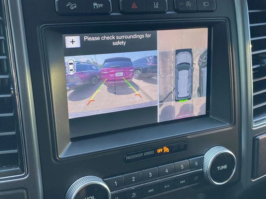 Used 2019 White Ford Platinum image 29
