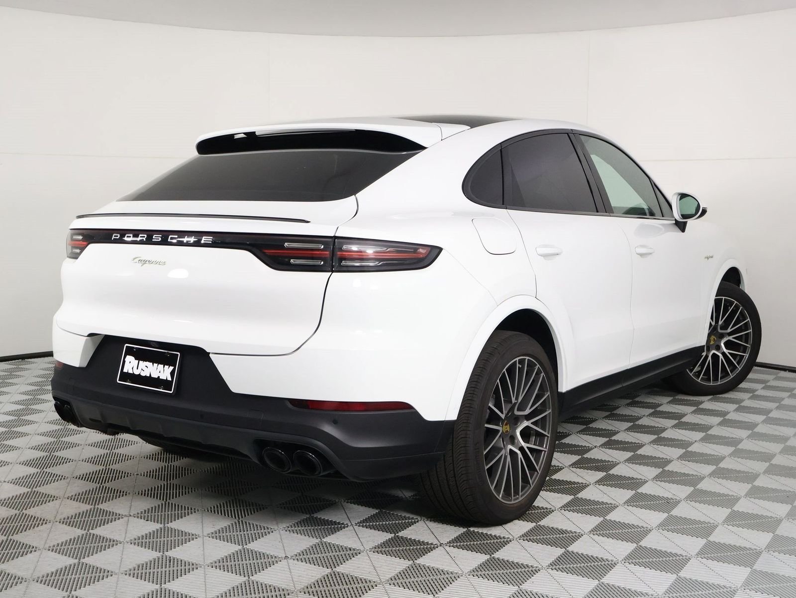 Certified Used 2022 White Porsche  image 7