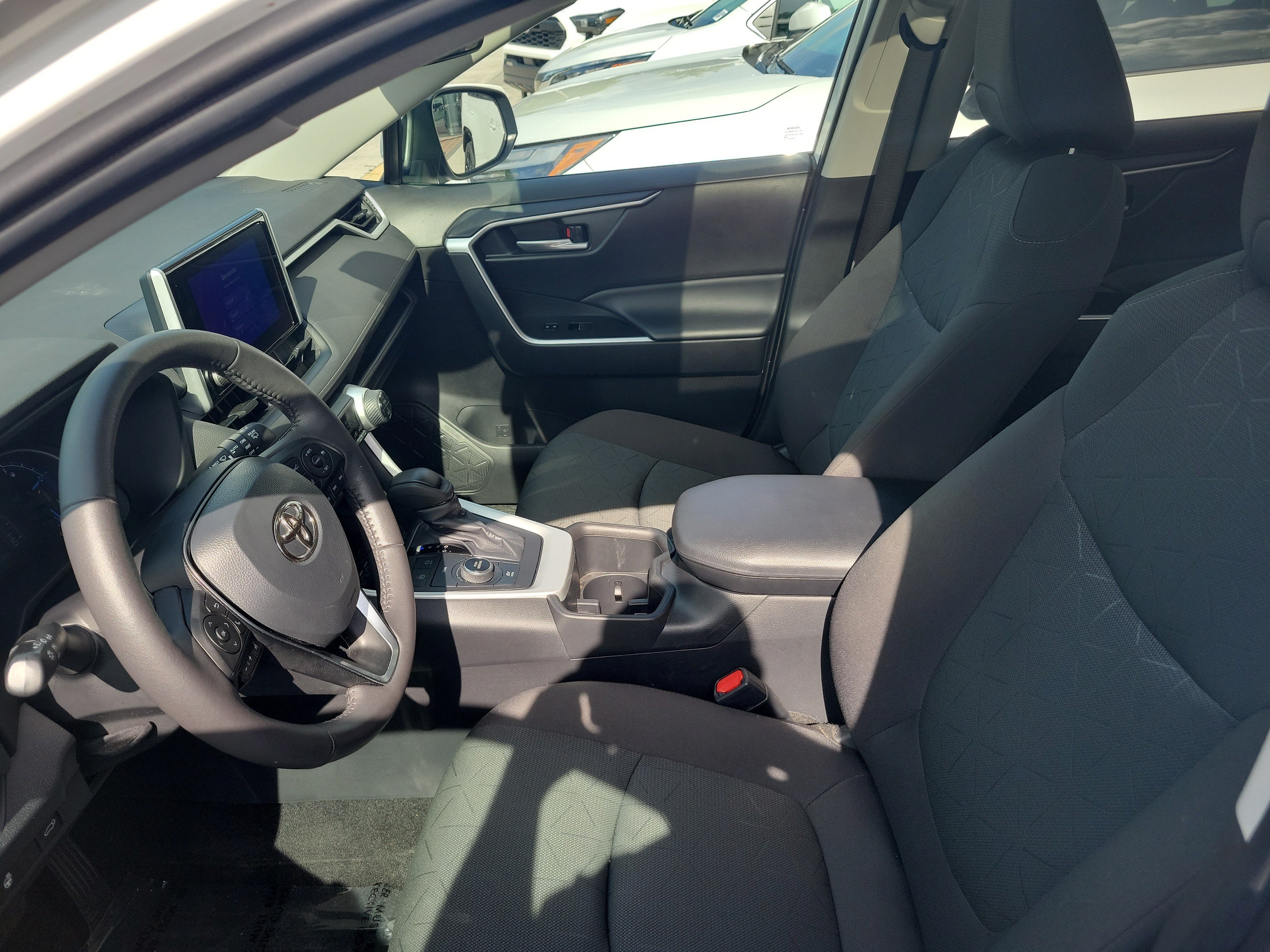 Used 2024 Ice Toyota Hybrid XLE image 22