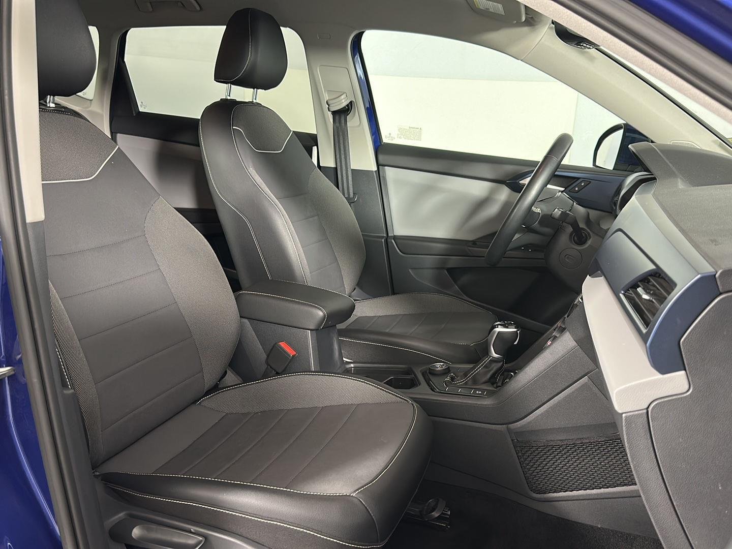 Used 2023 Dusk Blue Metallic Volkswagen SE image 18