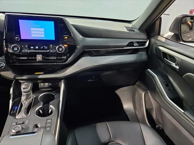 Certified Used 2025 MAGNETIC GRAY MET. Toyota  image 11