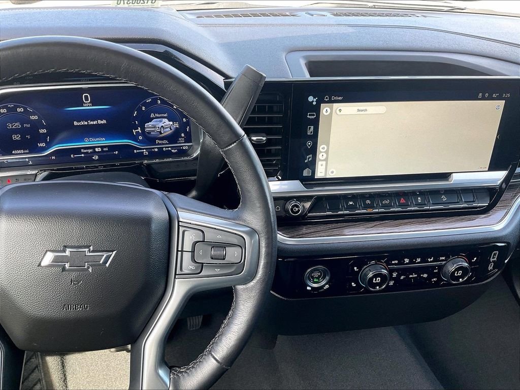 Used 2022 White Chevrolet RST image 18