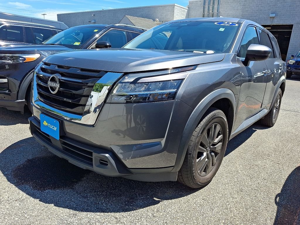 Used 2022 Gray Nissan S image 3