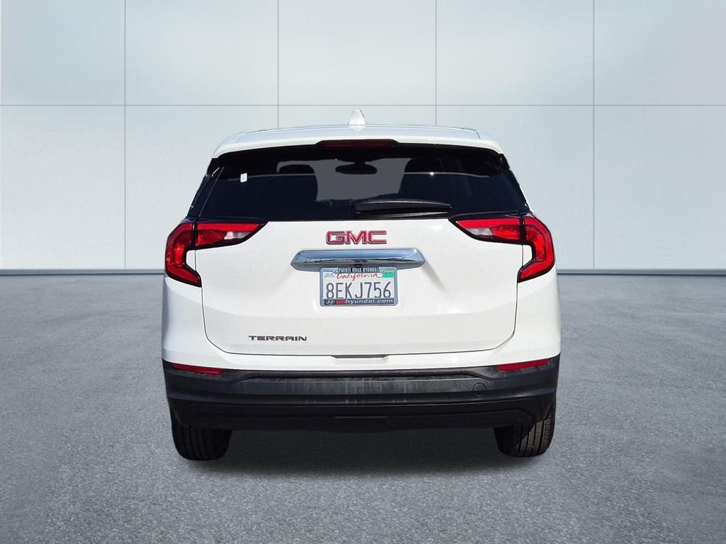 Used 2018 White GMC SLE image 5