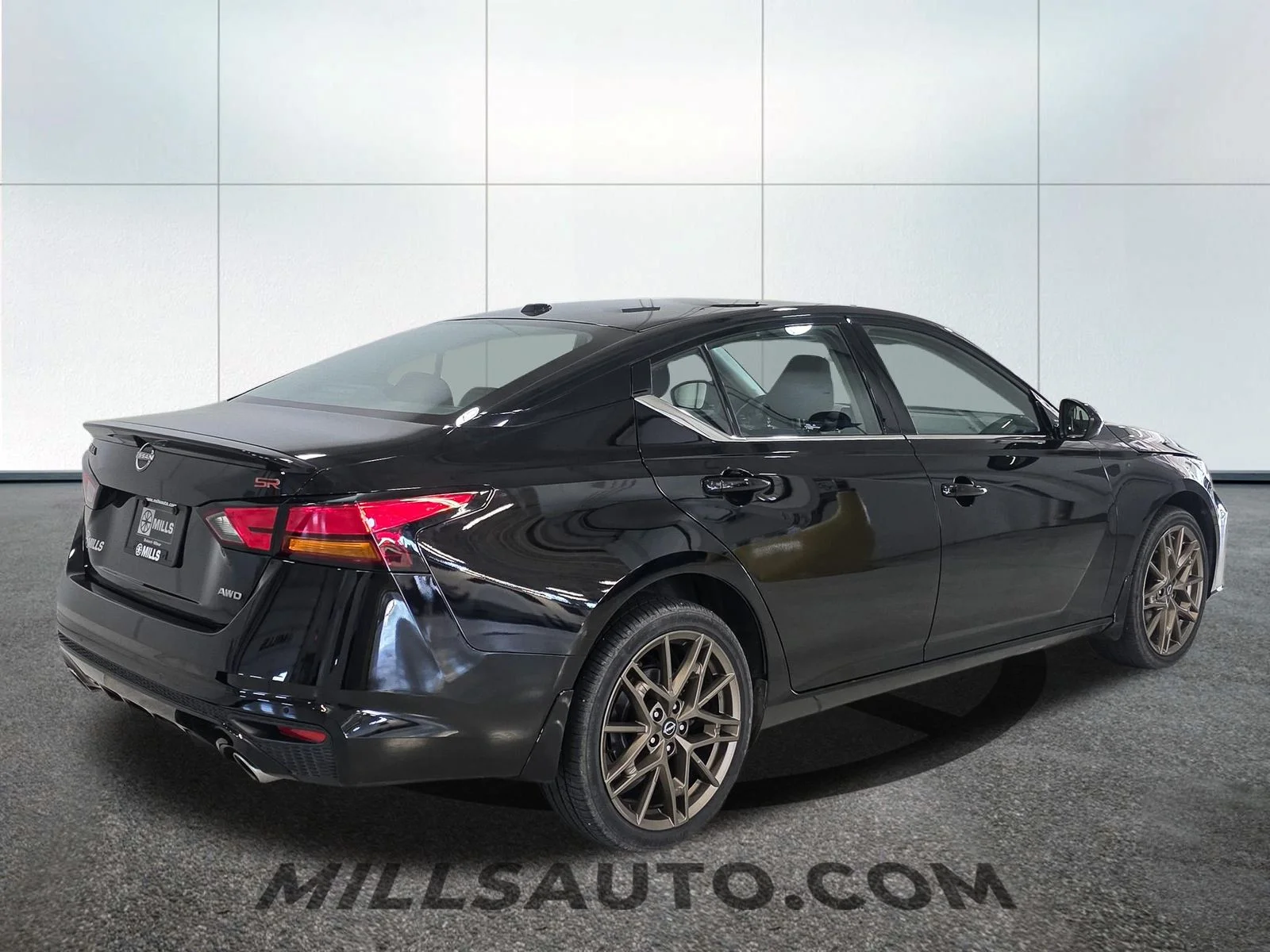 Used 2025 Black Nissan 2.5 SR image 8