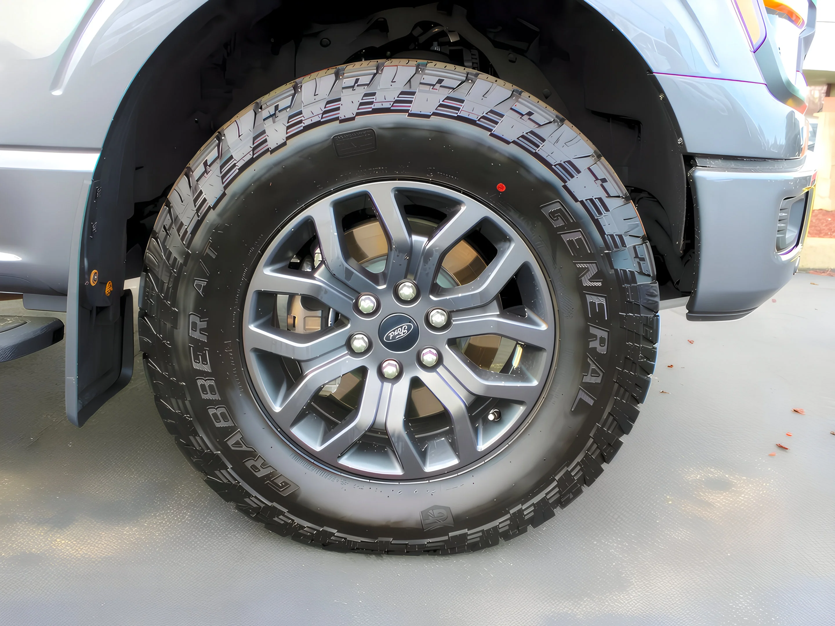 Used 2025 Carbonized Grey Metallic Ford Tremor image 7