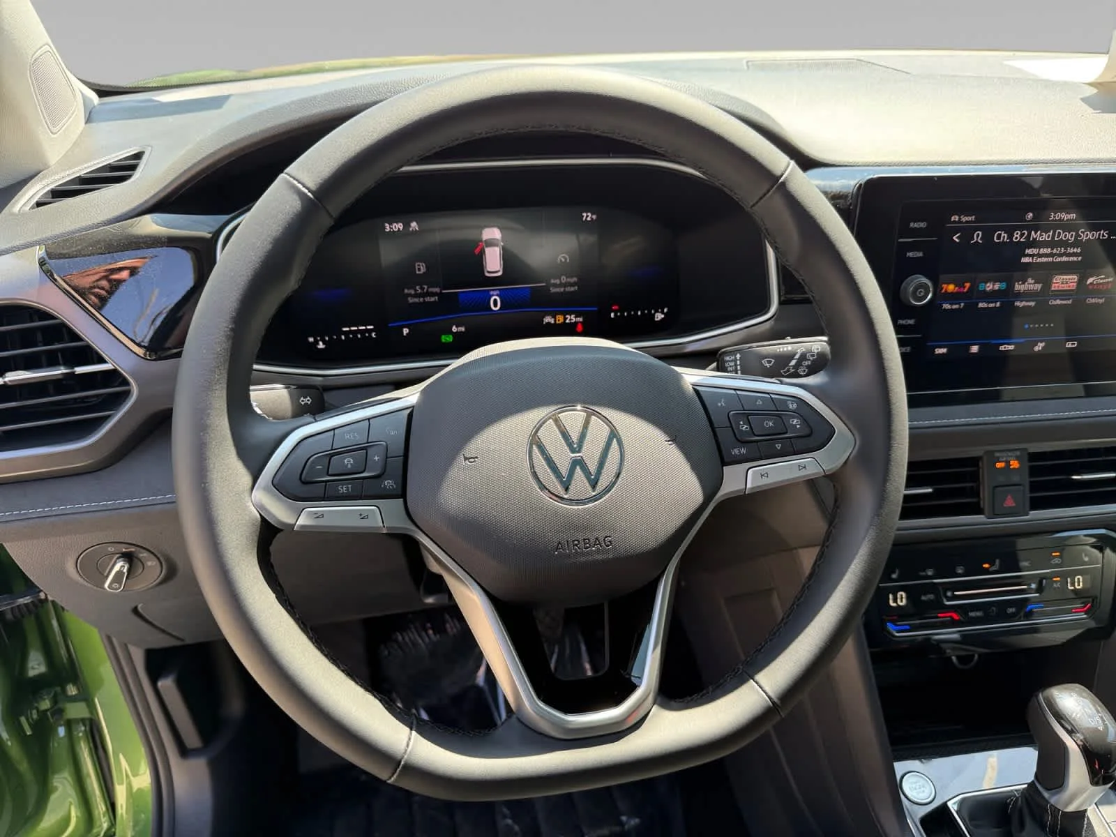 2026 Volkswagen Taos SE Black - Photo 13