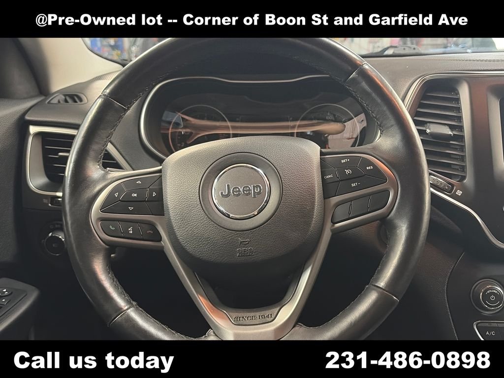 Used 2019 Silver Jeep Latitude Plus image 20