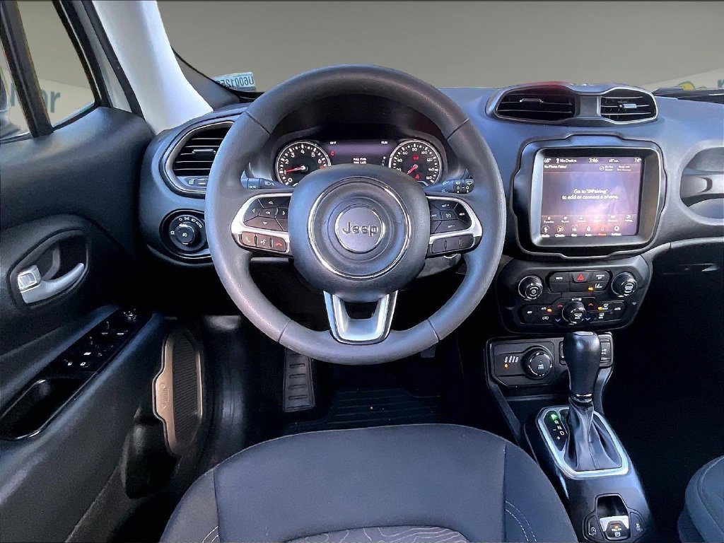 Used 2023 White Jeep Latitude image 17