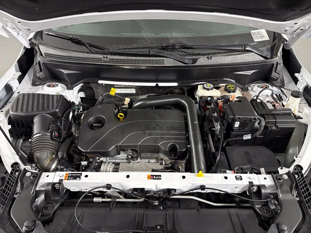 Used 2024 White GMC SLE image 41