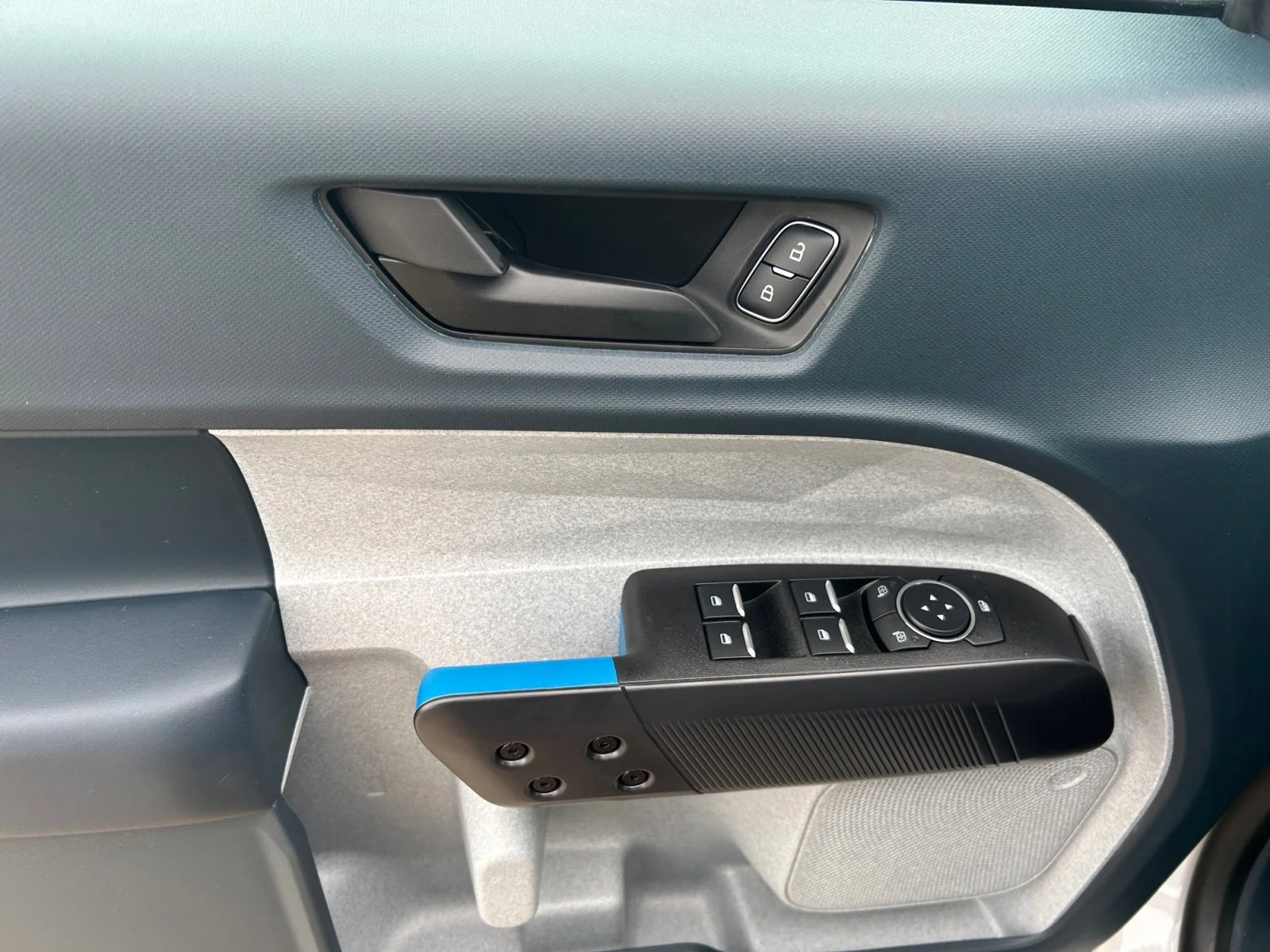 New 2026 Oxford White Ford XLT image 16