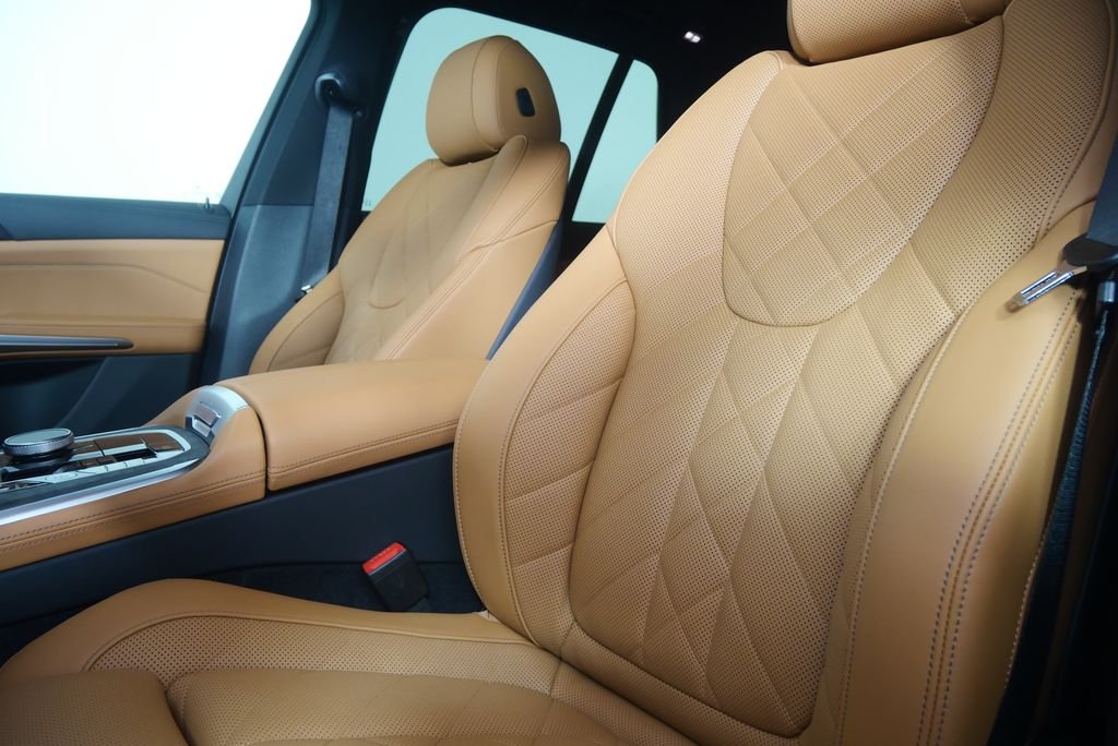 New 2026 Manhattan Green Metallic BMW xDrive40i image 10