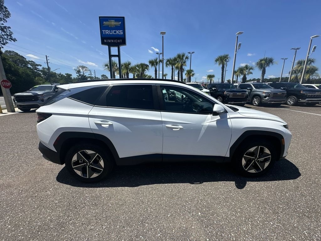 Used 2025 White Hyundai SEL image 17