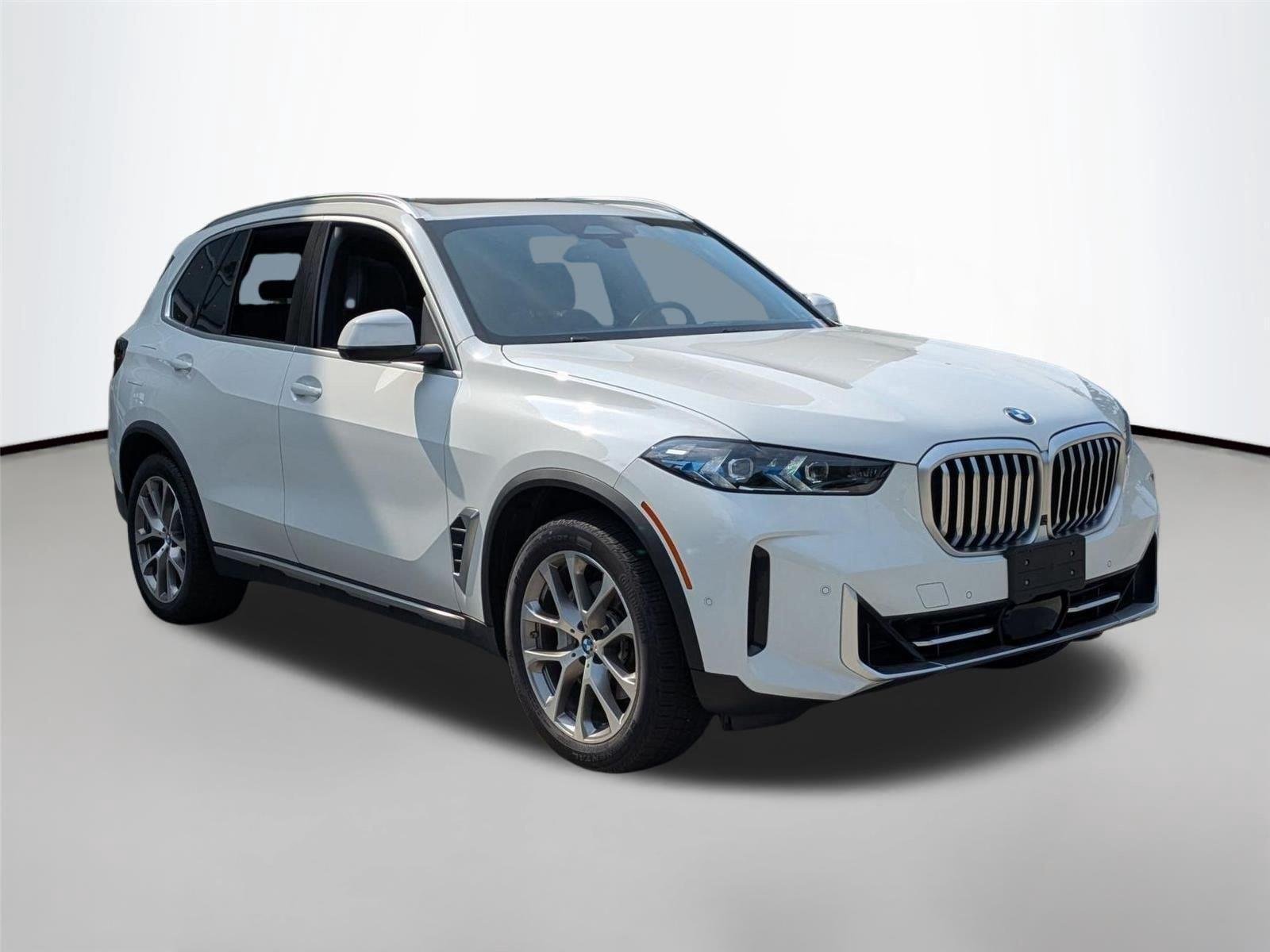 Used 2024 Alpine White BMW xDrive40i image 3