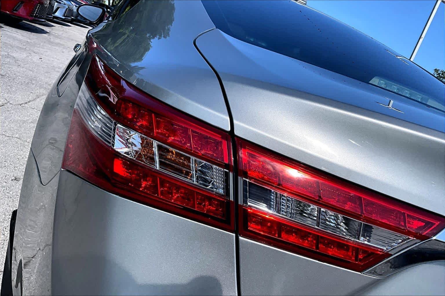 Used 2014 Creme Brulee Mica Toyota XLE image 28