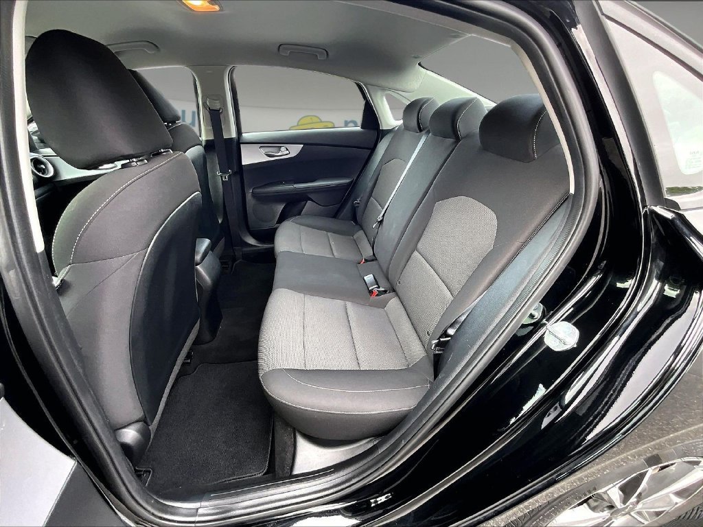Used 2023 Black Kia LXS image 15