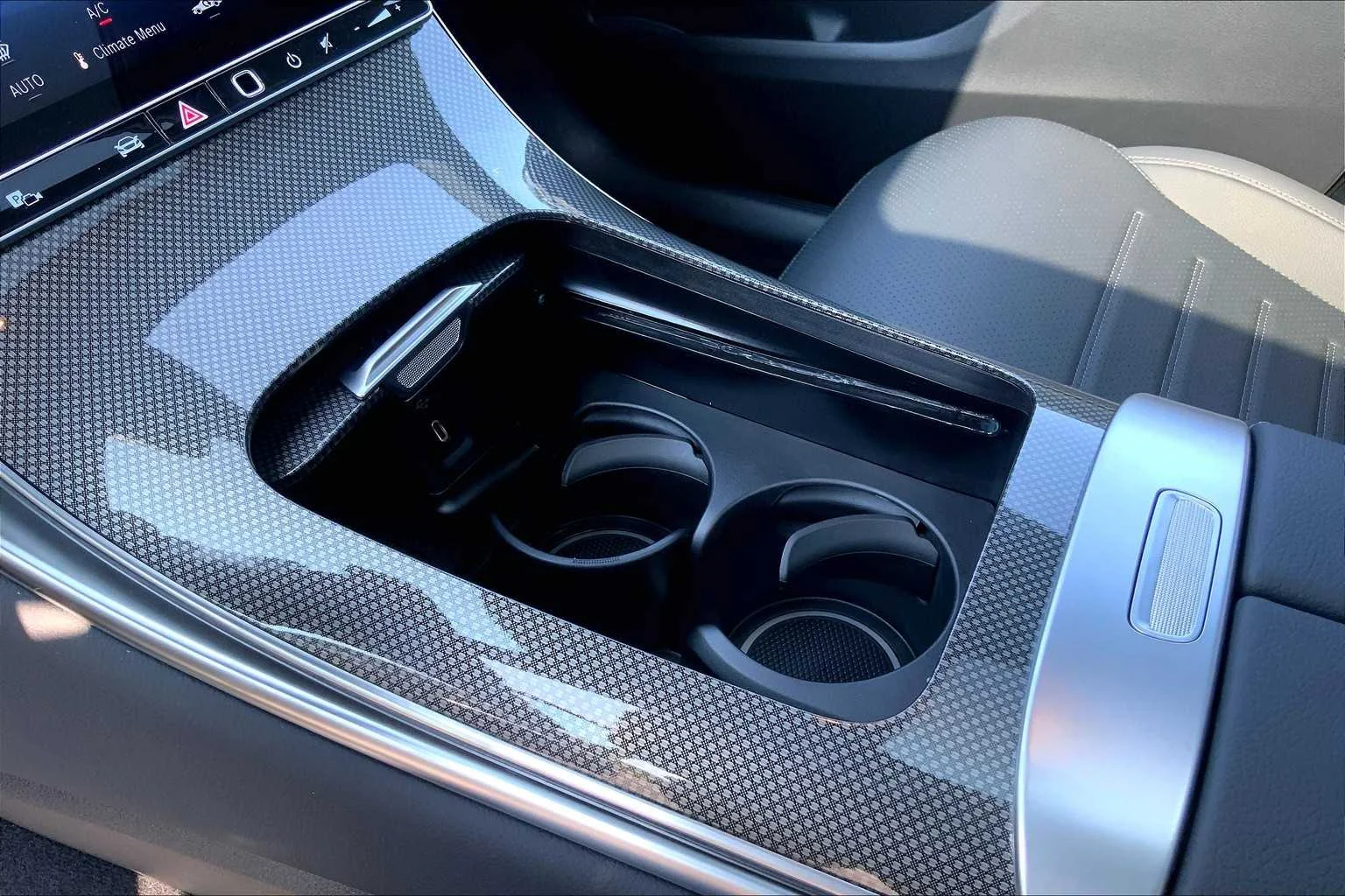 New 2026 Black Mercedes-Benz GLC 300 image 7