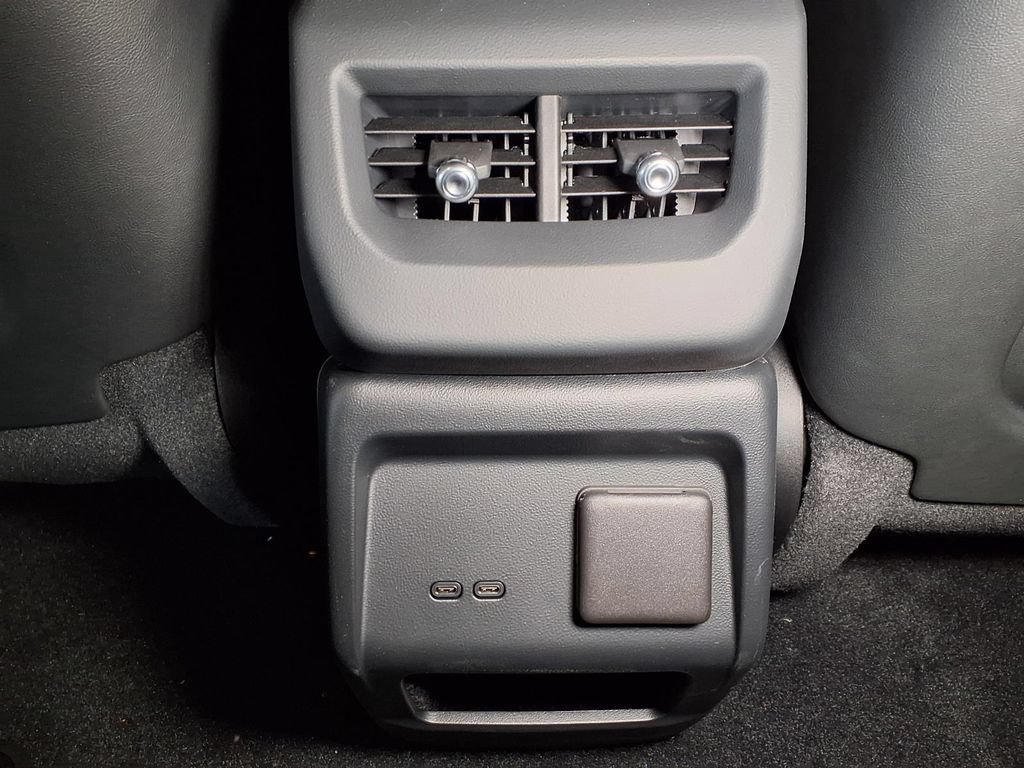 2027 Cadillac OPTIQ Sport - Photo 11