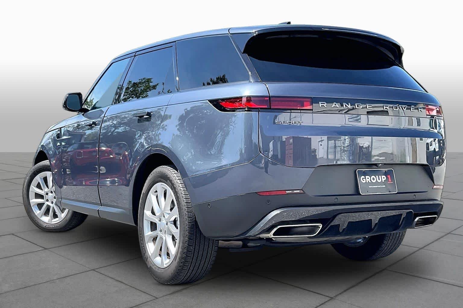 Used 2024 Carpathian Grey Premium Metallic Land Rover SE image 11