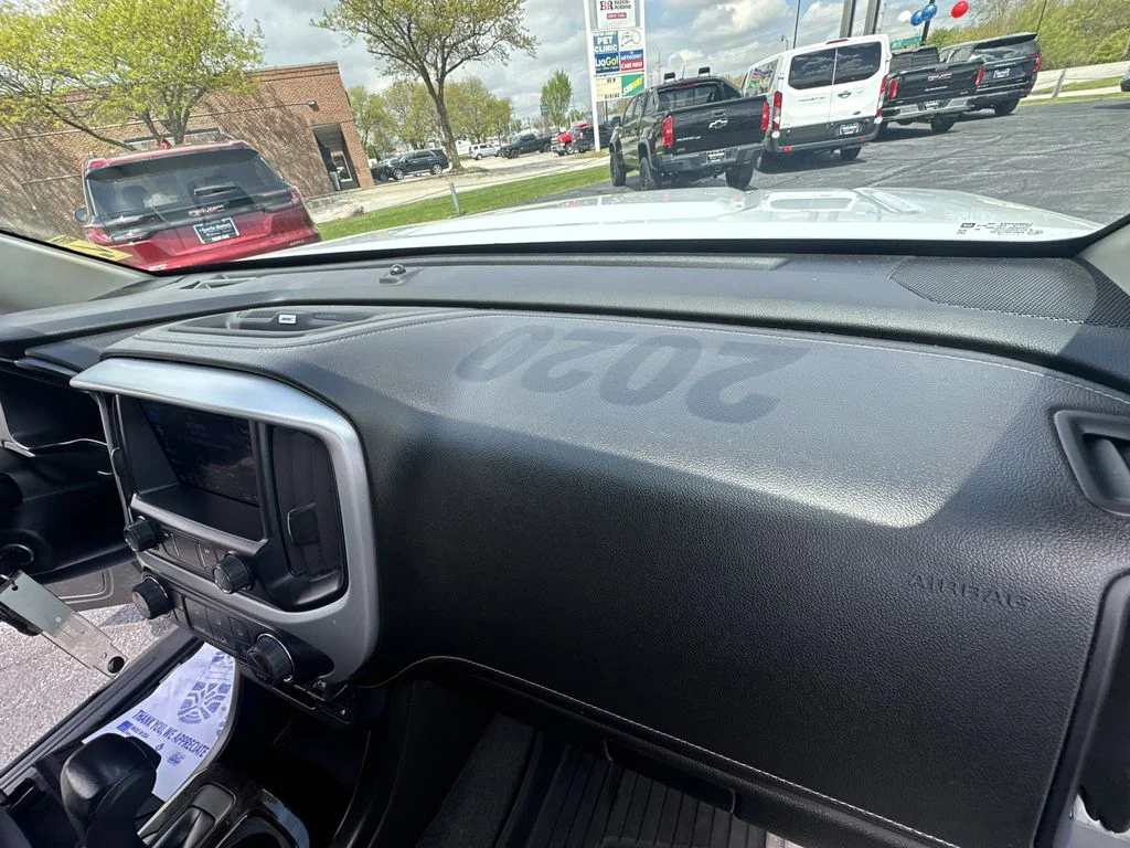Used 2020 White GMC SLT image 21