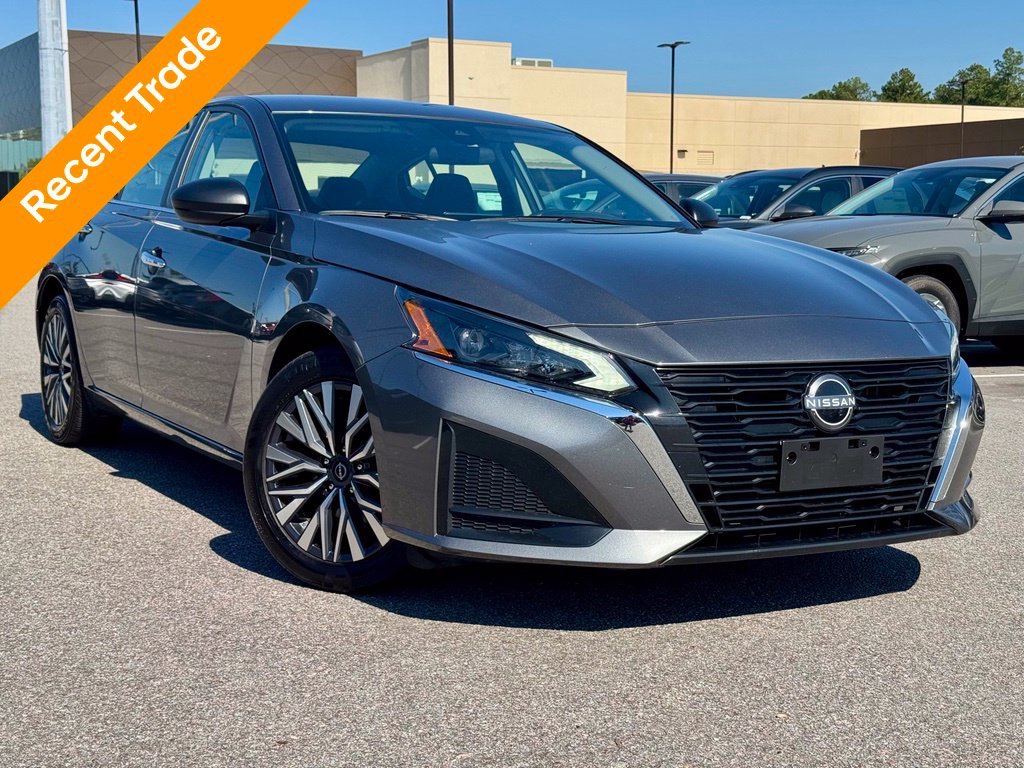 Used 2025 Gray Nissan 2.5 SV image 1