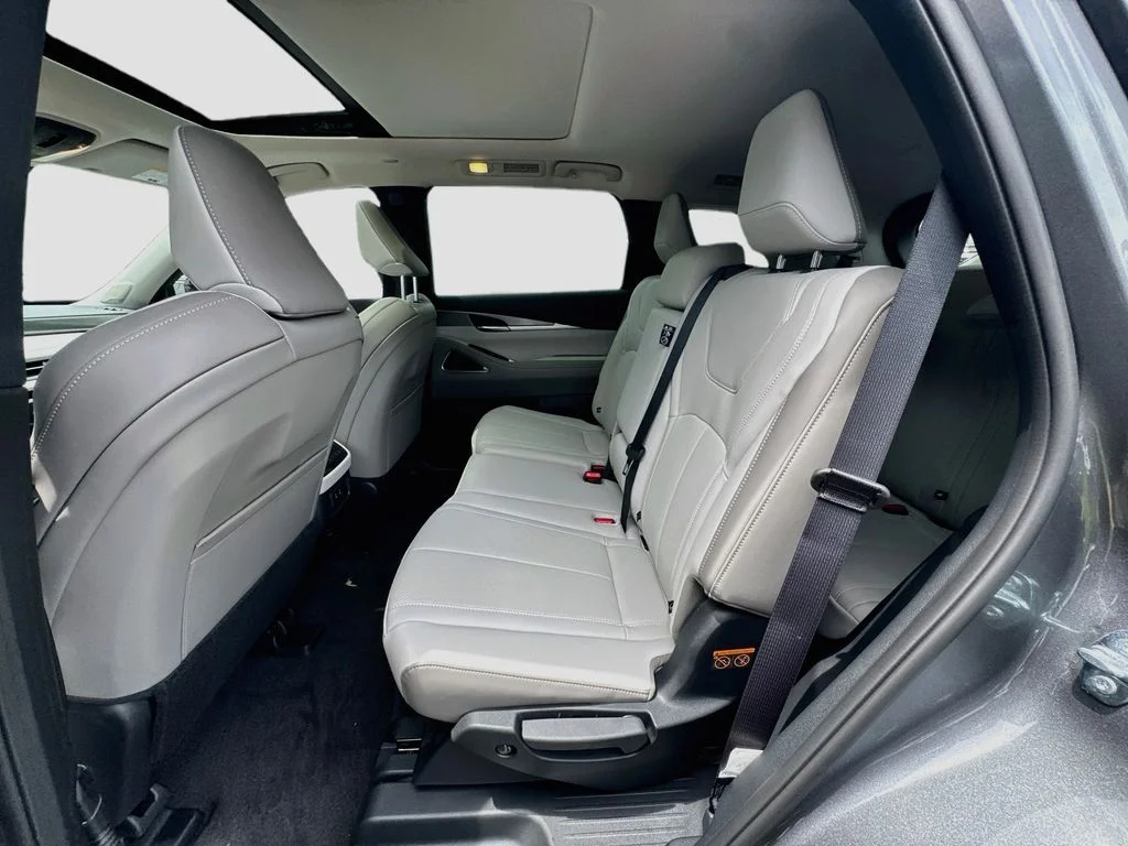 New 2027 GRAPHITE SHADOW INFINITI Luxe FWD image 26