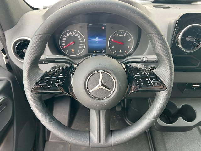 New 2026 Arctic+White Mercedes-Benz Crew 144 WB image 8