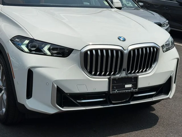 Used 2026 Alpine White BMW xDrive40i image 9
