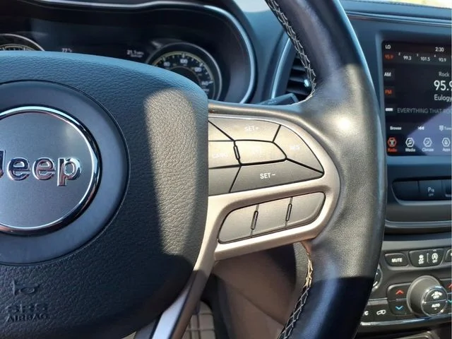 Used 2021 Beige Jeep Latitude Lux image 28