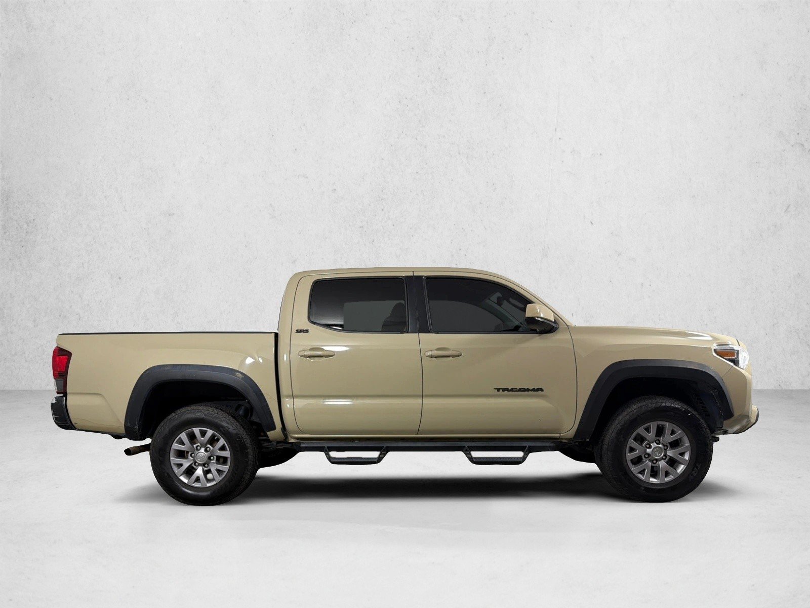 Used 2019 Quicksand Toyota SR5 image 2