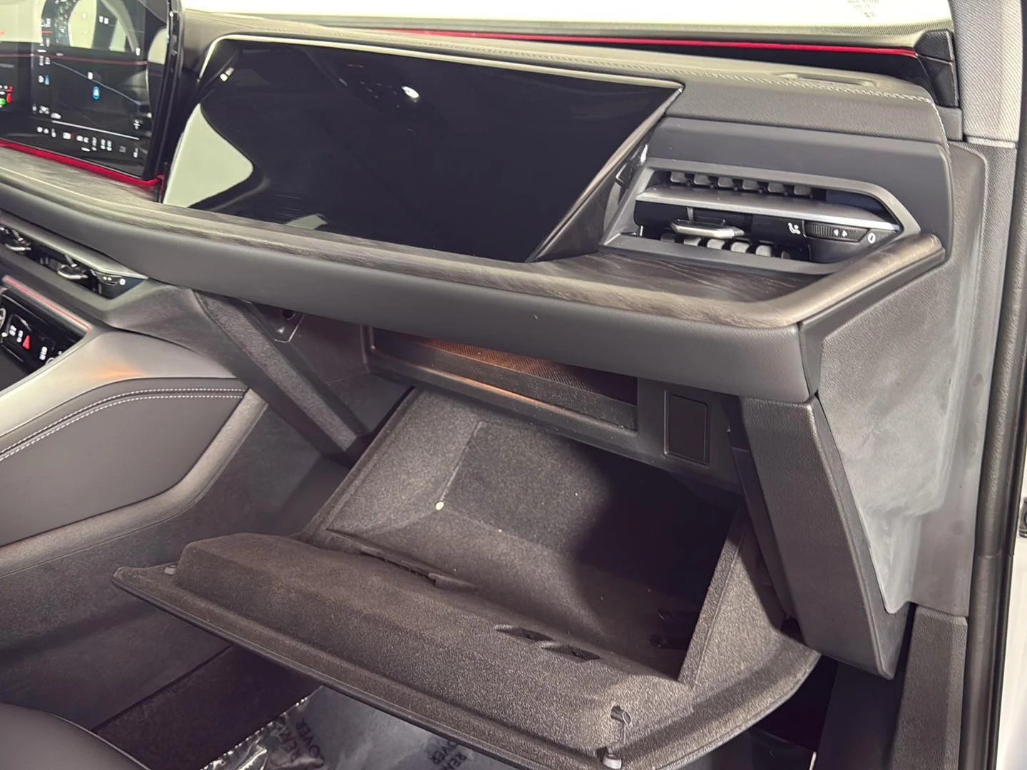 Used 2025 Arkona White Audi Premium image 27