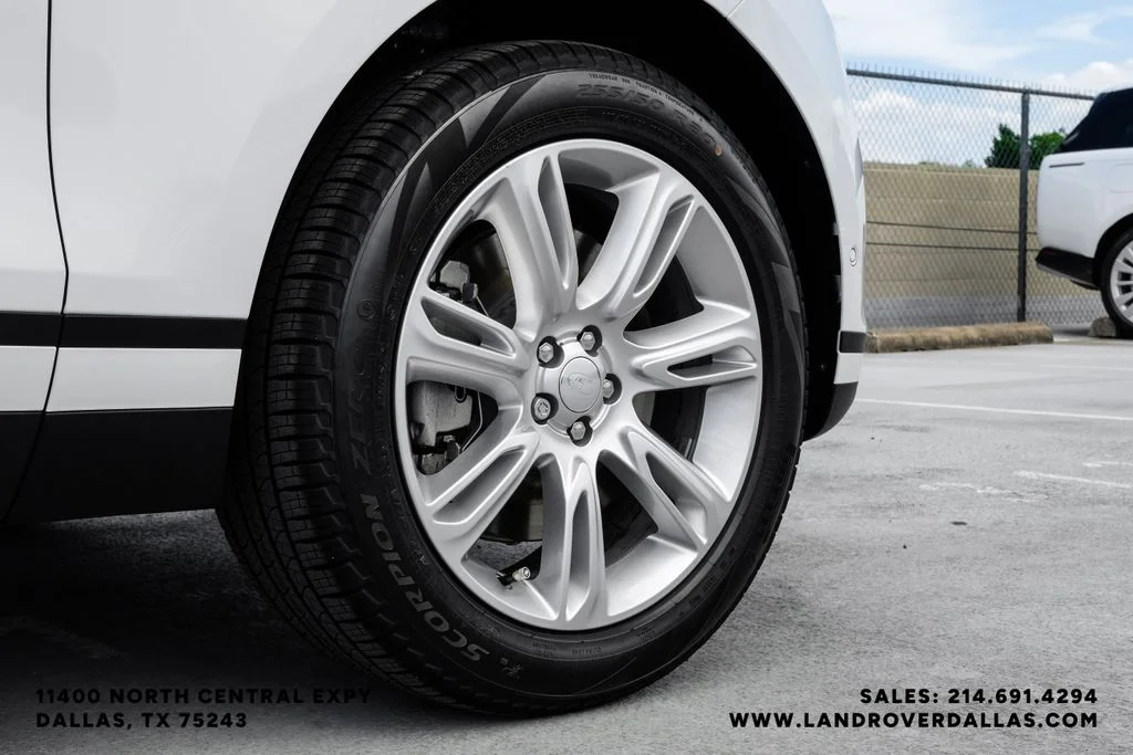 New 2026 Fuji White Land Rover S image 57