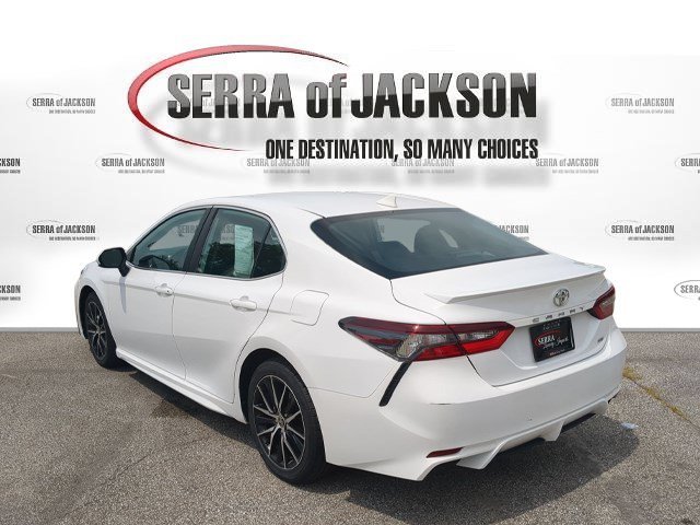 Used 2021 Super White Toyota SE image 6