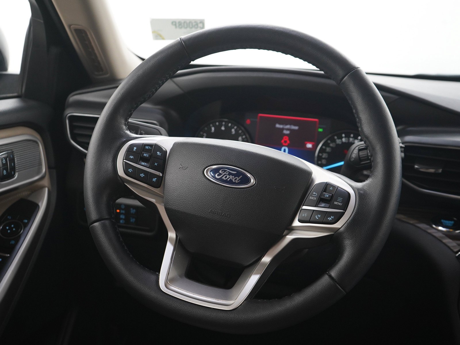 Used 2022  Ford Limited image 18