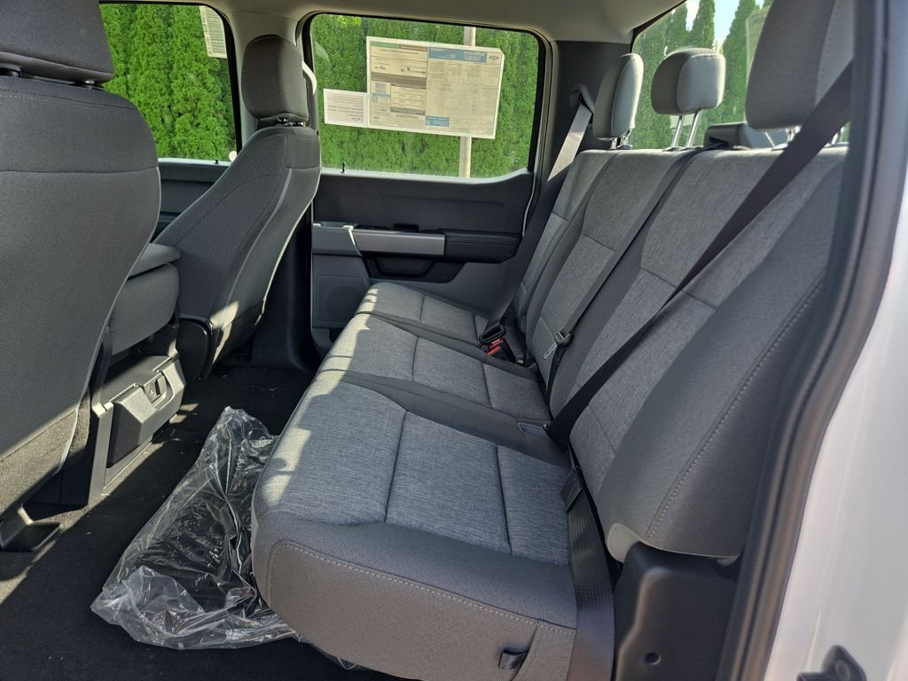 New 2026 Oxford White Ford F-250® XL image 18