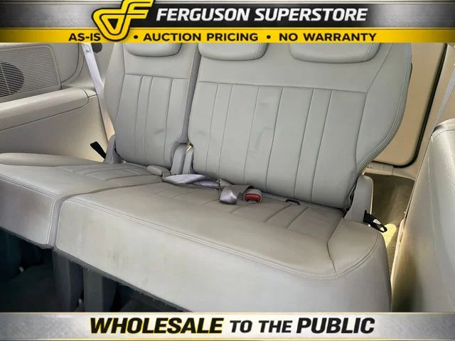 Used 2006 Gold Chrysler Touring image 21