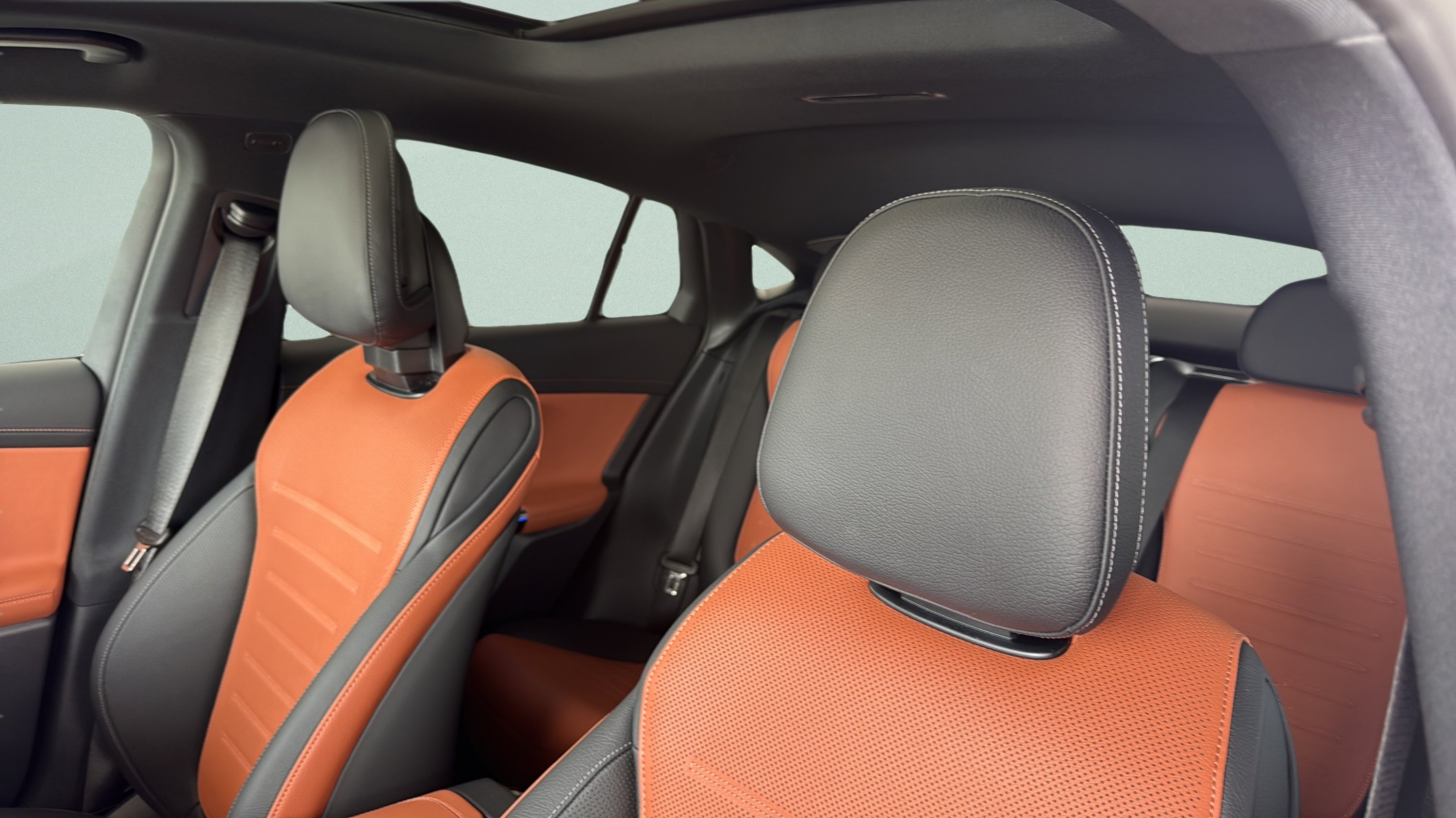 New 2026 Graphite Grey Metallic Mercedes-Benz GLC 300 image 17