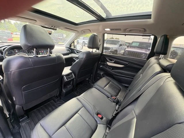 Used 2022 Silver Subaru Limited image 26