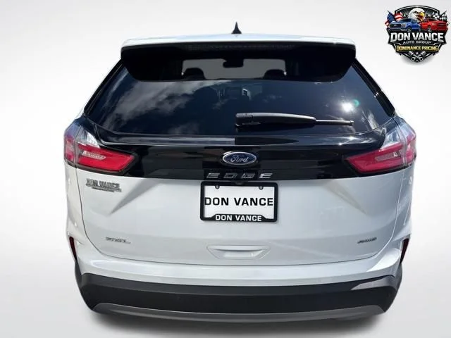 Used 2024 White Ford SEL image 40
