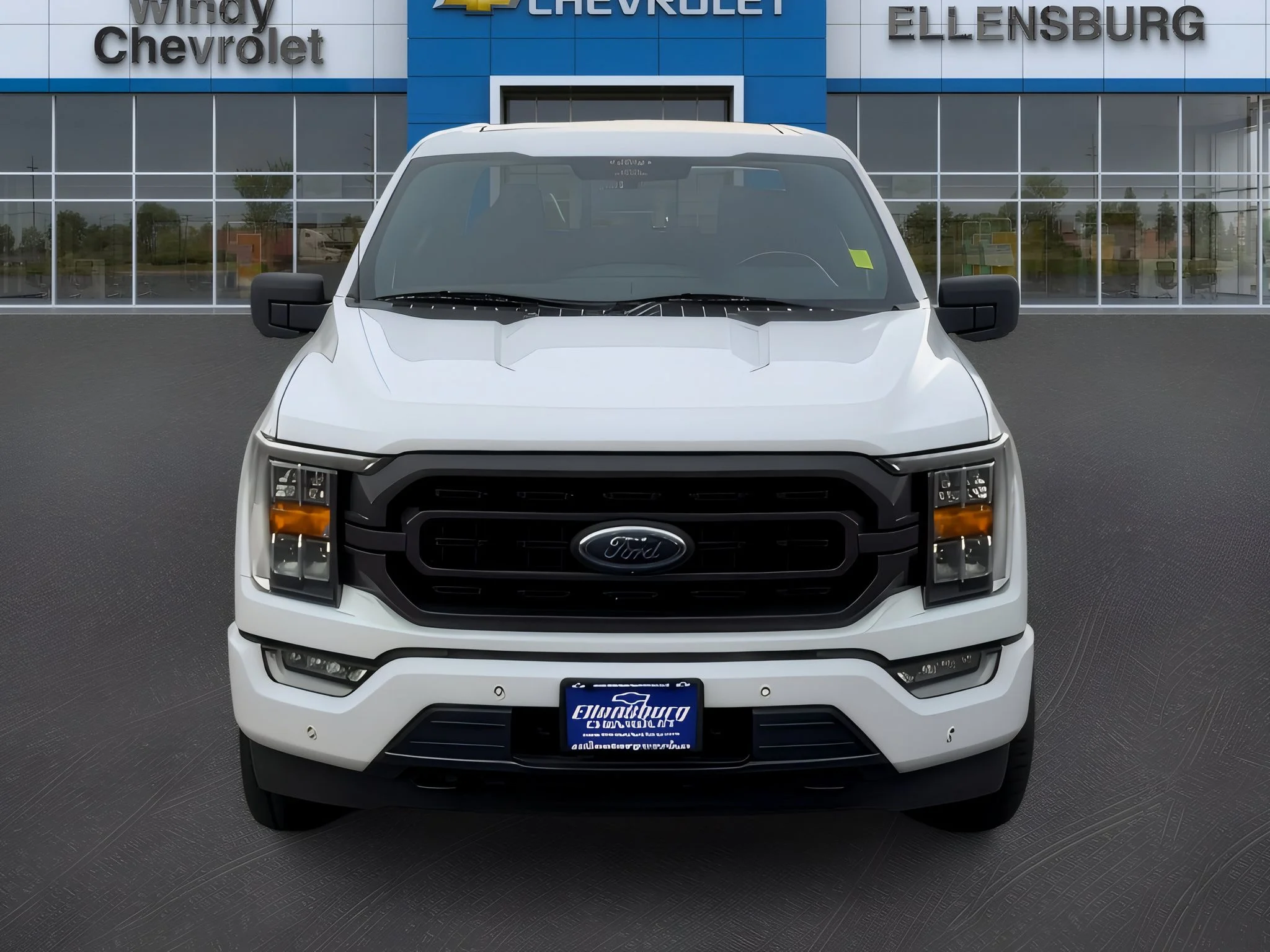 Used 2021 Oxford White Ford XLT image 2