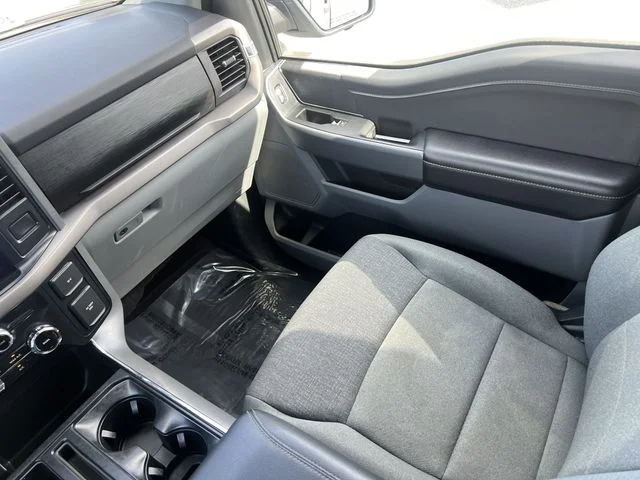 Certified Used 2024 Oxford White Ford XLT image 16