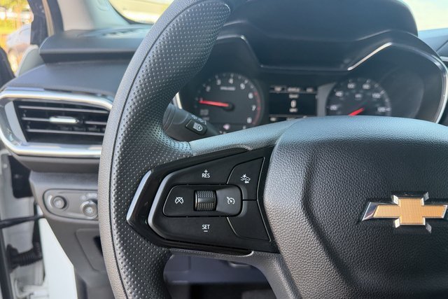 Used 2023 SUMMIT WHITE Chevrolet LT image 15
