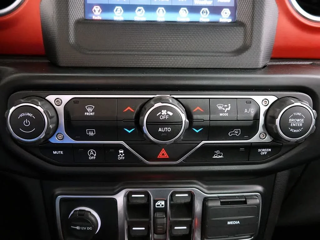 Certified Used 2021 Gray Jeep Unlimited Rubicon image 22