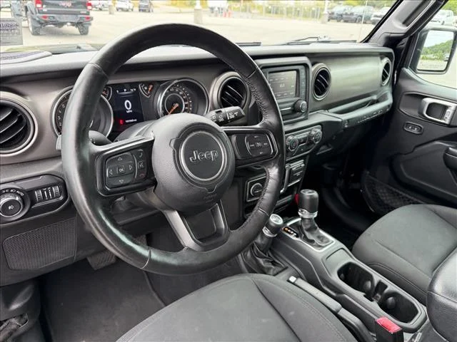 Used 2020 Black Clearcoat Jeep Sport S image 12
